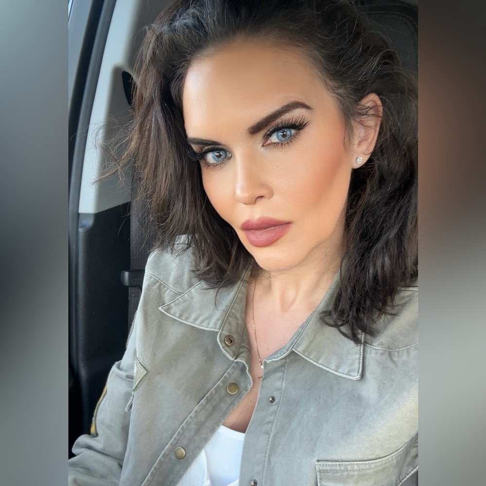 Meet headless queen 👸